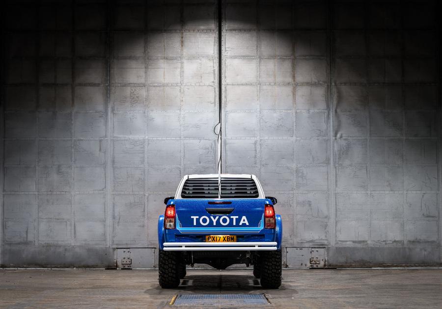  Toyota Hilux Xtra Cab Bruiser by Arctic Trucks 2017 года  (фото 11 из 21)